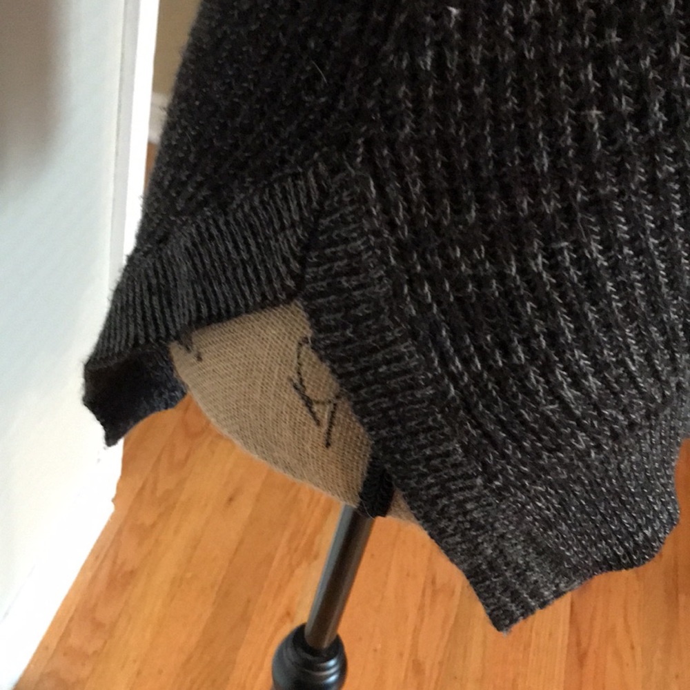 Mossimo sweater🌟 - Picture 3 of 5